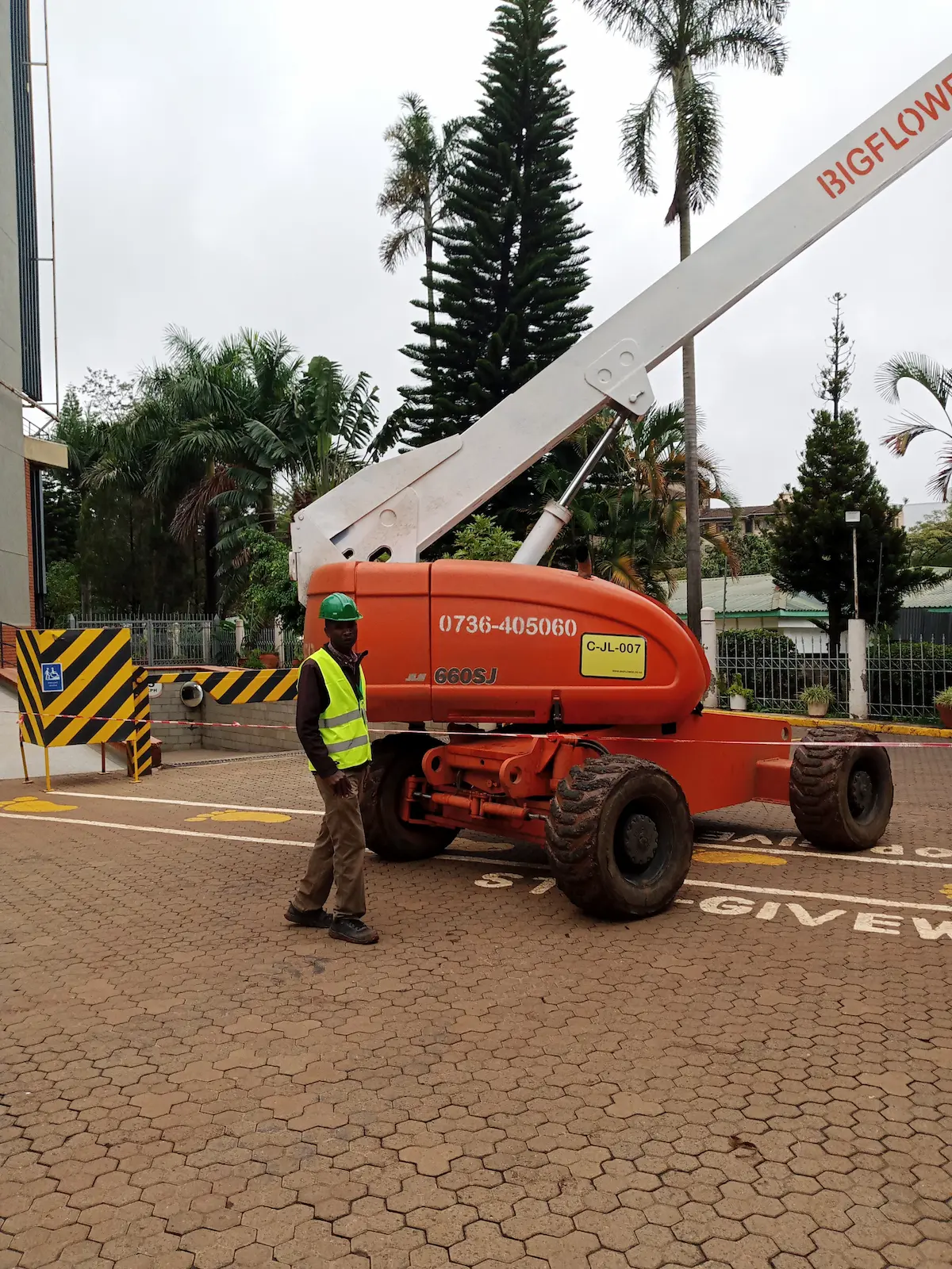 Cherry picker ready for Tree pruning